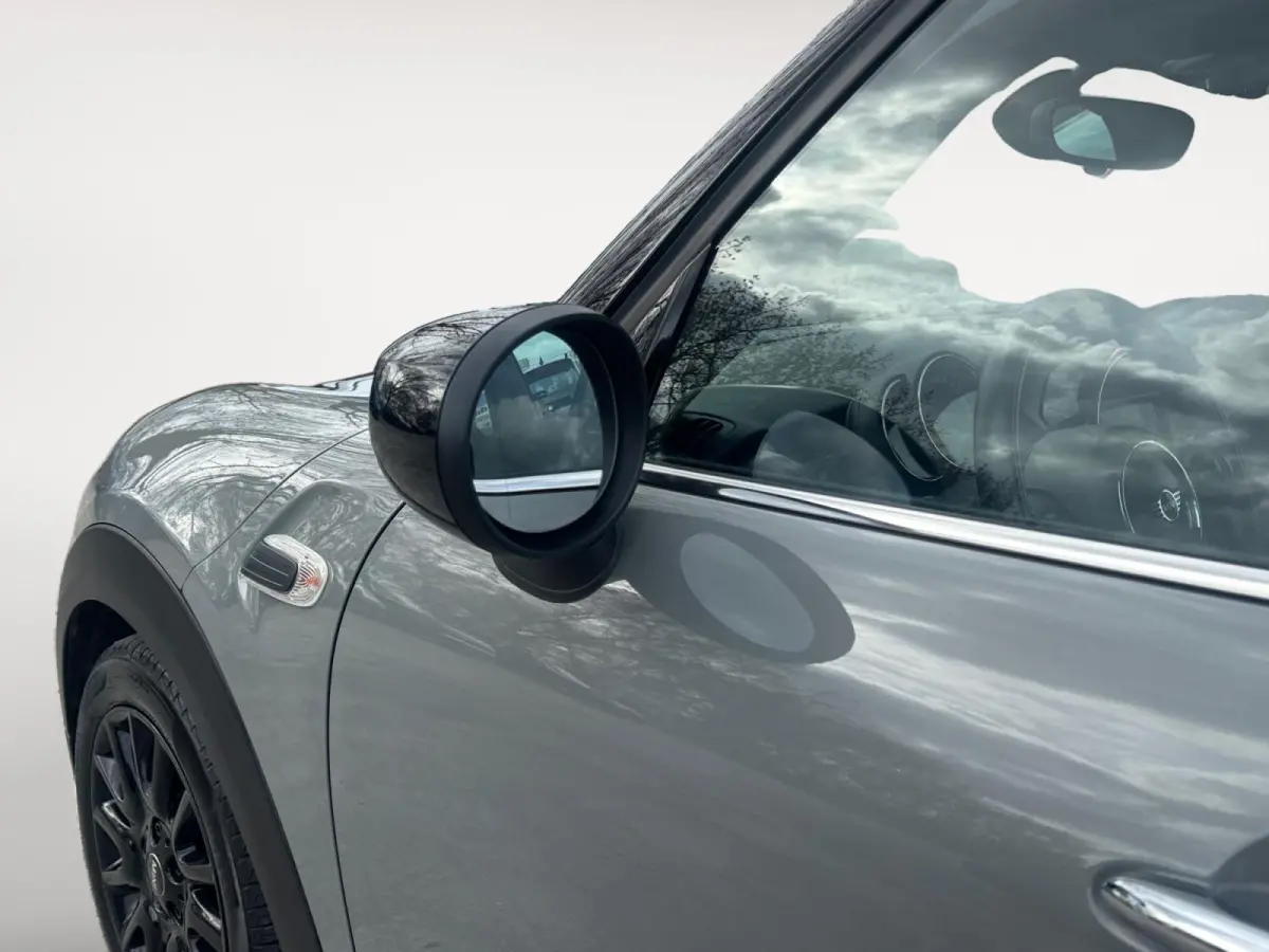 1.5 Cooper Business Edition Automaat | Navi | Clima | Cruise Control | LM Velgen | LED-Koplampen