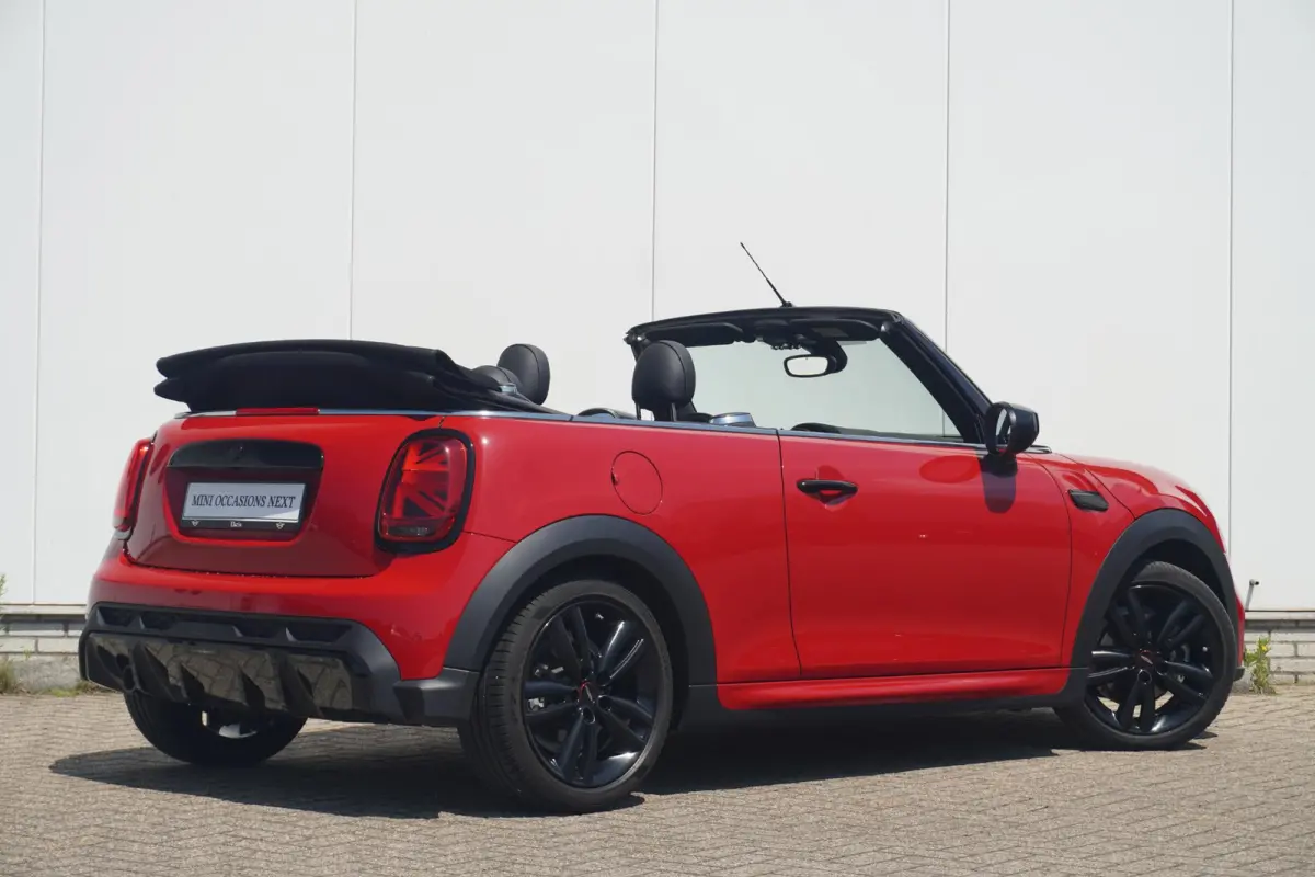 C | John Cooper Works Pakket | Comfort Access | MINI Yours Leder | Stoel & Stuurverwarming | Driving Assistant | Led-Koplampen