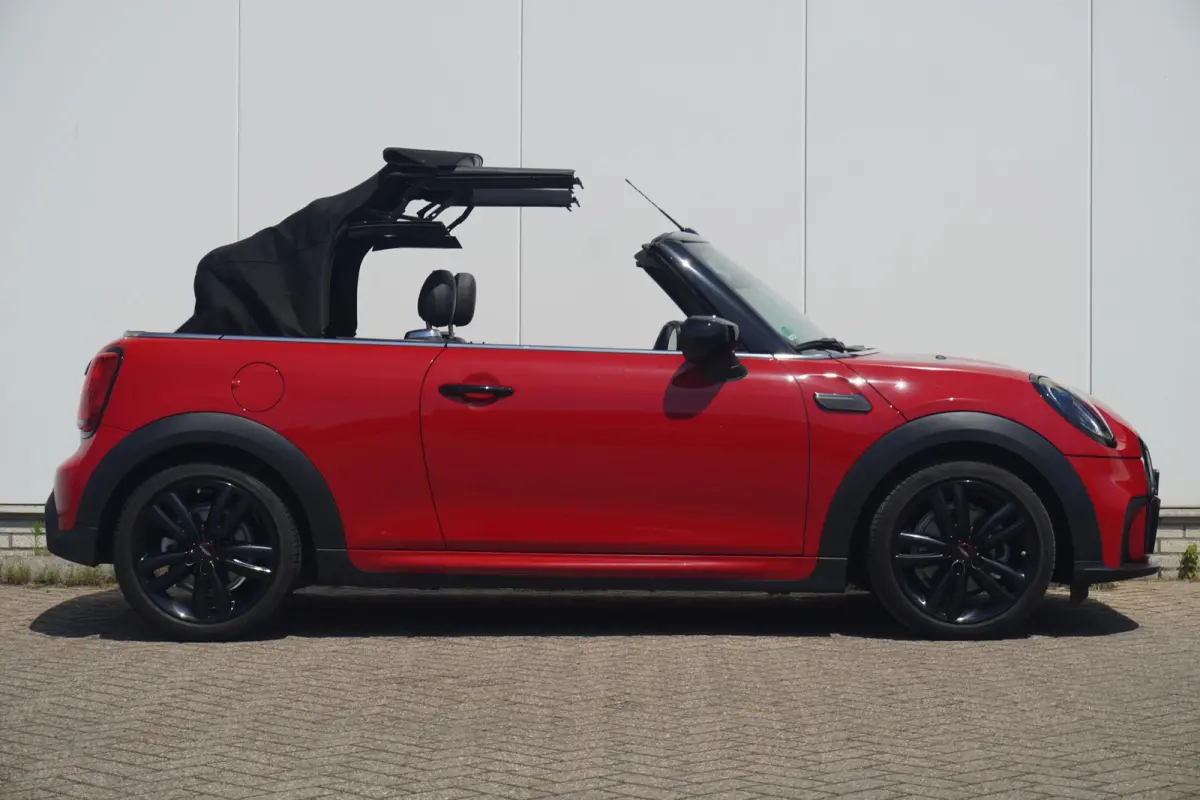 C | John Cooper Works Pakket | Comfort Access | MINI Yours Leder | Stoel & Stuurverwarming | Driving Assistant | Led-Koplampen