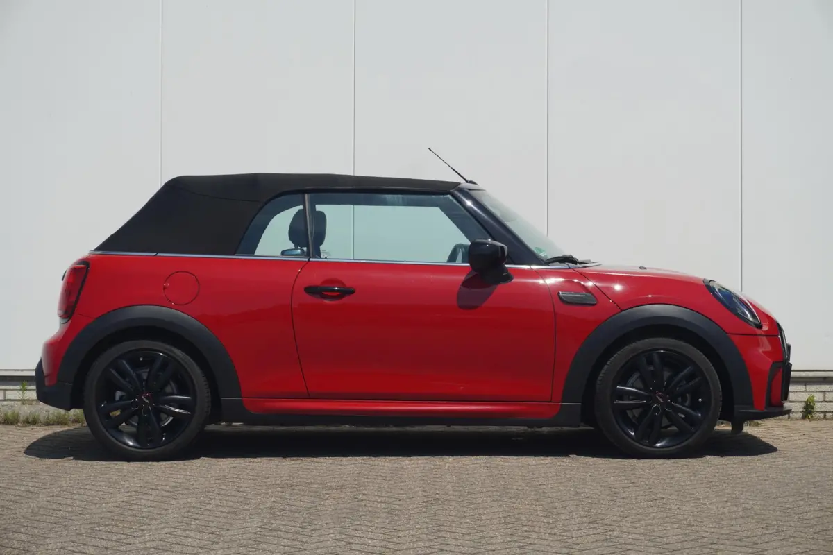 C | John Cooper Works Pakket | Comfort Access | MINI Yours Leder | Stoel & Stuurverwarming | Driving Assistant | Led-Koplampen