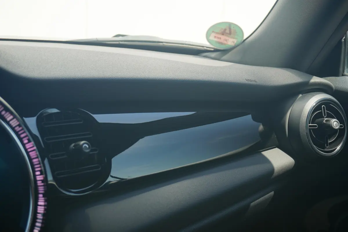 C | John Cooper Works Pakket | Comfort Access | MINI Yours Leder | Stoel & Stuurverwarming | Driving Assistant | Led-Koplampen