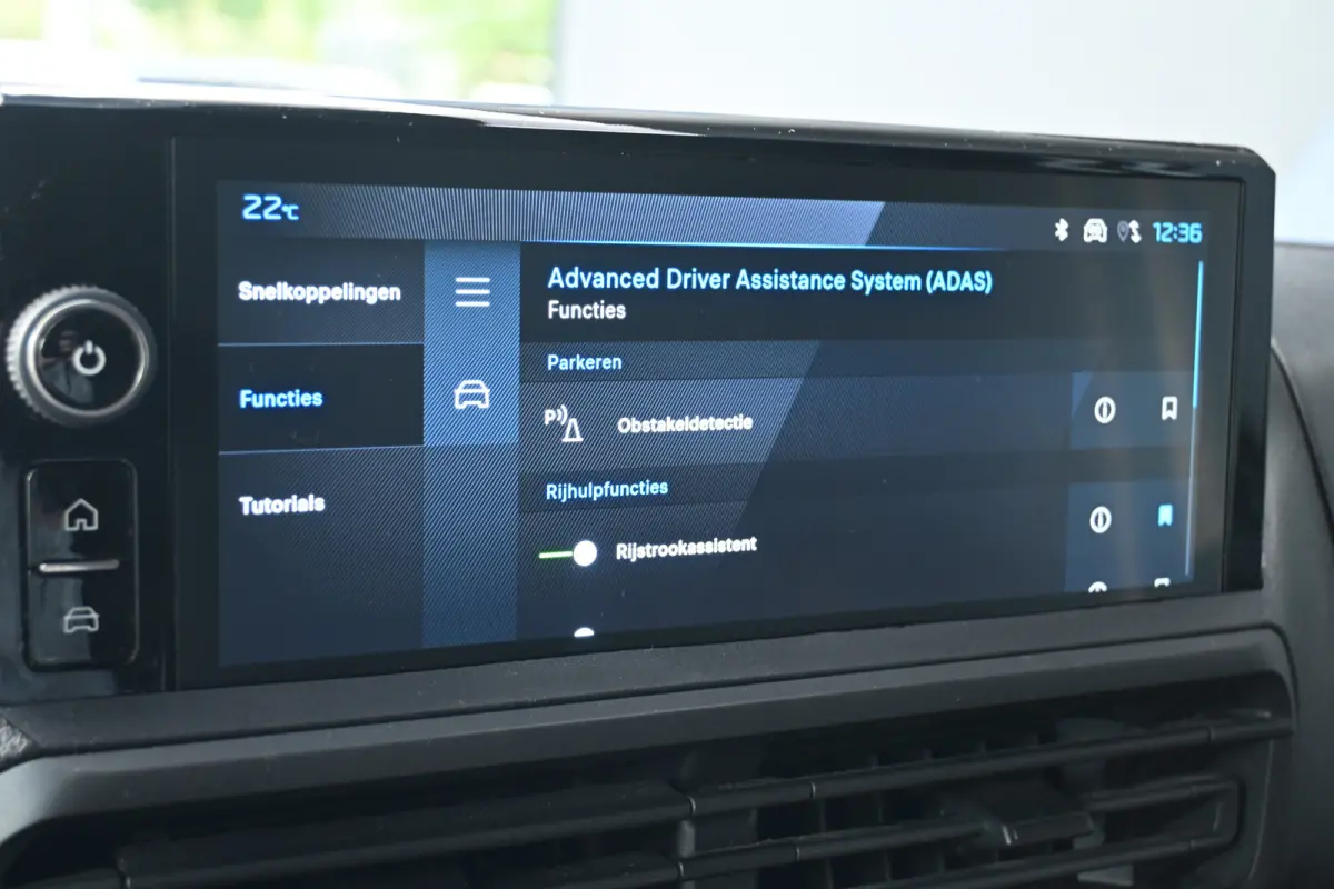 2.0D L2 180PK Automaat | Adaptive Cruise | Betimmering | Stuurverwarming | Navigatie | Apple carplay & Android auto |