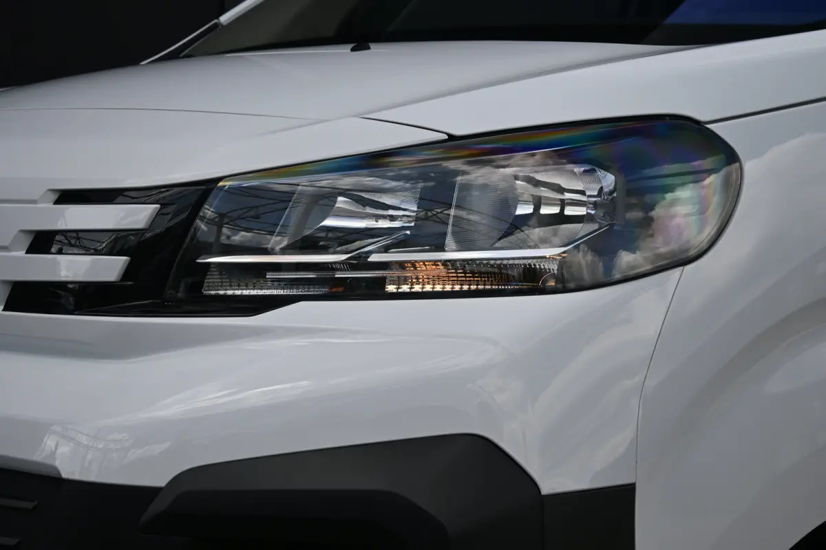 2.0D L2 180PK Automaat | Adaptive Cruise | Betimmering | Stuurverwarming | Navigatie | Apple carplay & Android auto |