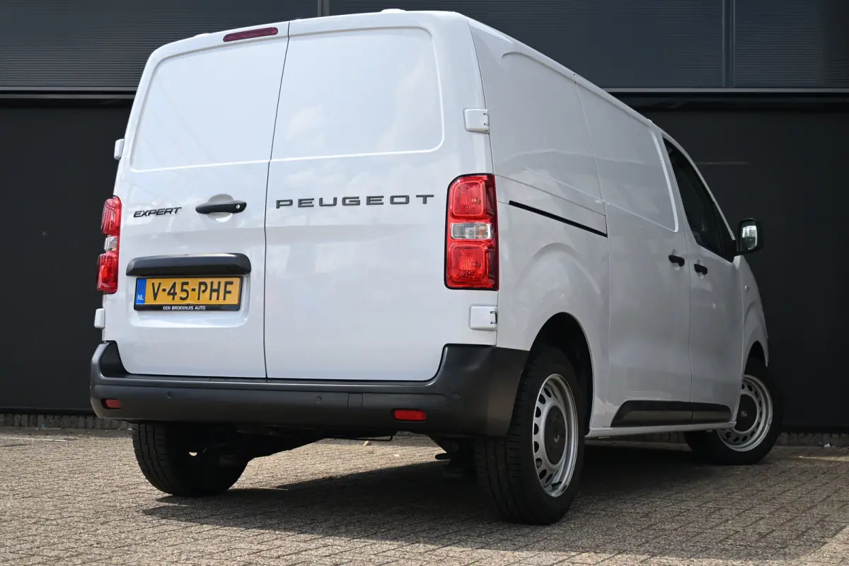 2.0D L2 180PK Automaat | Adaptive Cruise | Betimmering | Stuurverwarming | Navigatie | Apple carplay & Android auto |