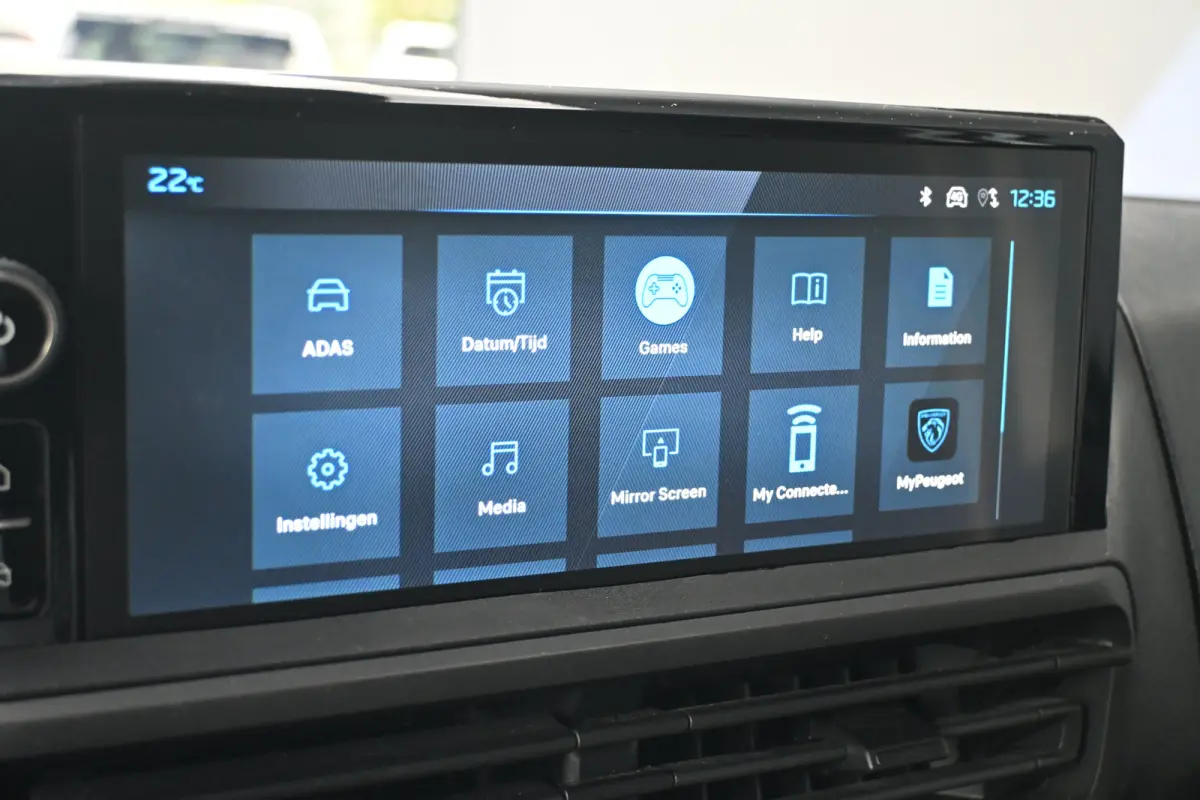 2.0D L2 180PK Automaat | Adaptive Cruise | Betimmering | Stuurverwarming | Navigatie | Apple carplay & Android auto |