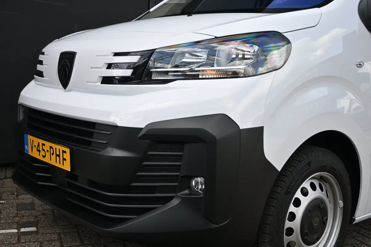 2.0D L2 180PK Automaat | Adaptive Cruise | Betimmering | Stuurverwarming | Navigatie | Apple carplay & Android auto |