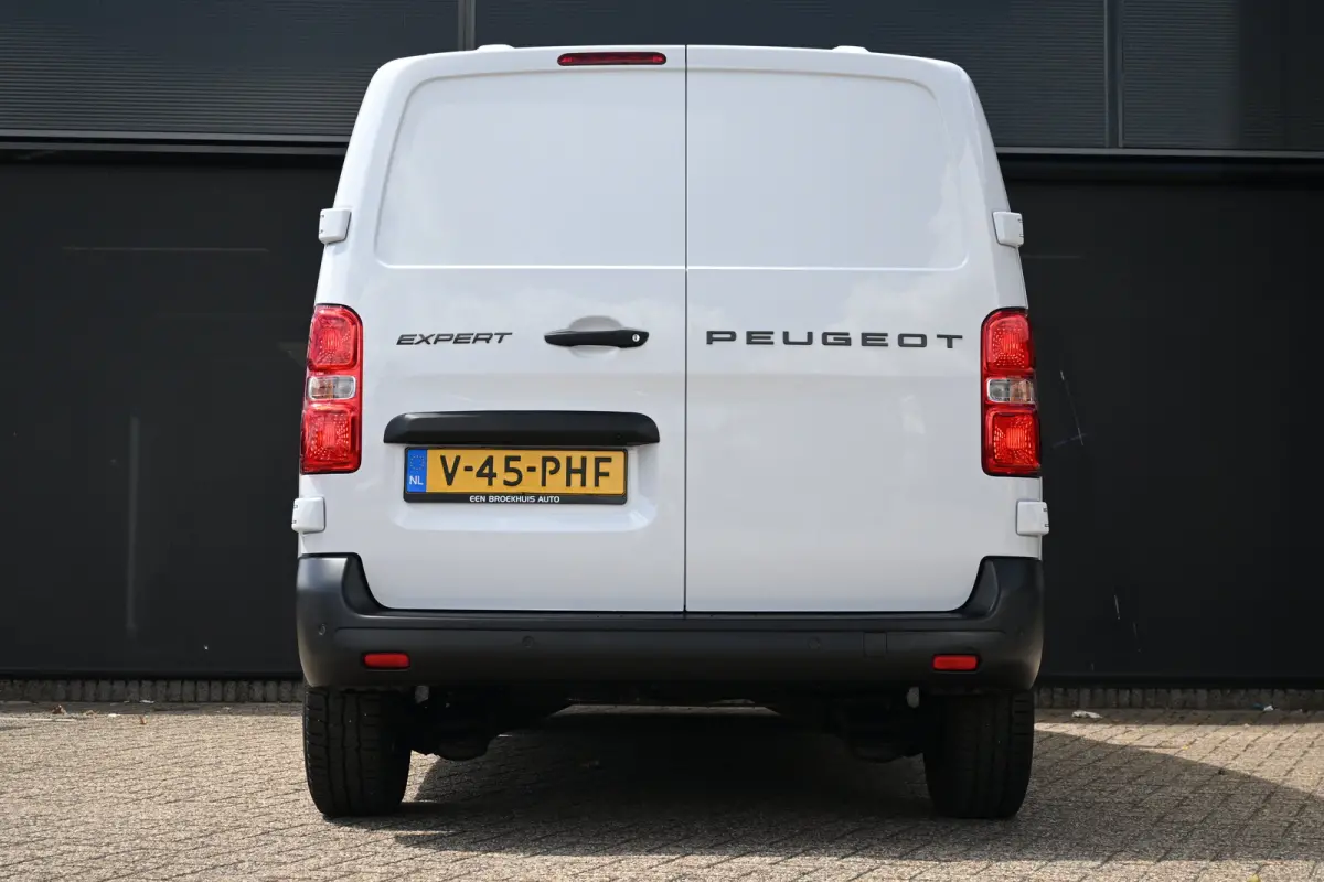 2.0D L2 180PK Automaat | Adaptive Cruise | Betimmering | Stuurverwarming | Navigatie | Apple carplay & Android auto |