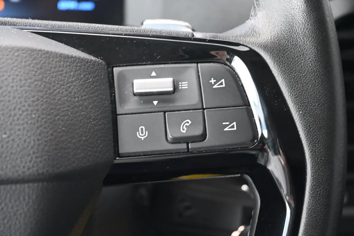 2.0D L2 180PK Automaat | Adaptive Cruise | Betimmering | Stuurverwarming | Navigatie | Apple carplay & Android auto |