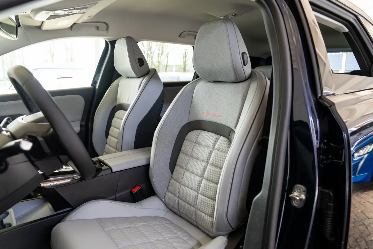 1.2 Hybrid 145 Max | Achterbank verstelbaar | Apple Carplay/Android Auto|telefoonintegratie premium | Buitenspiegels elektrisch inklapbaar