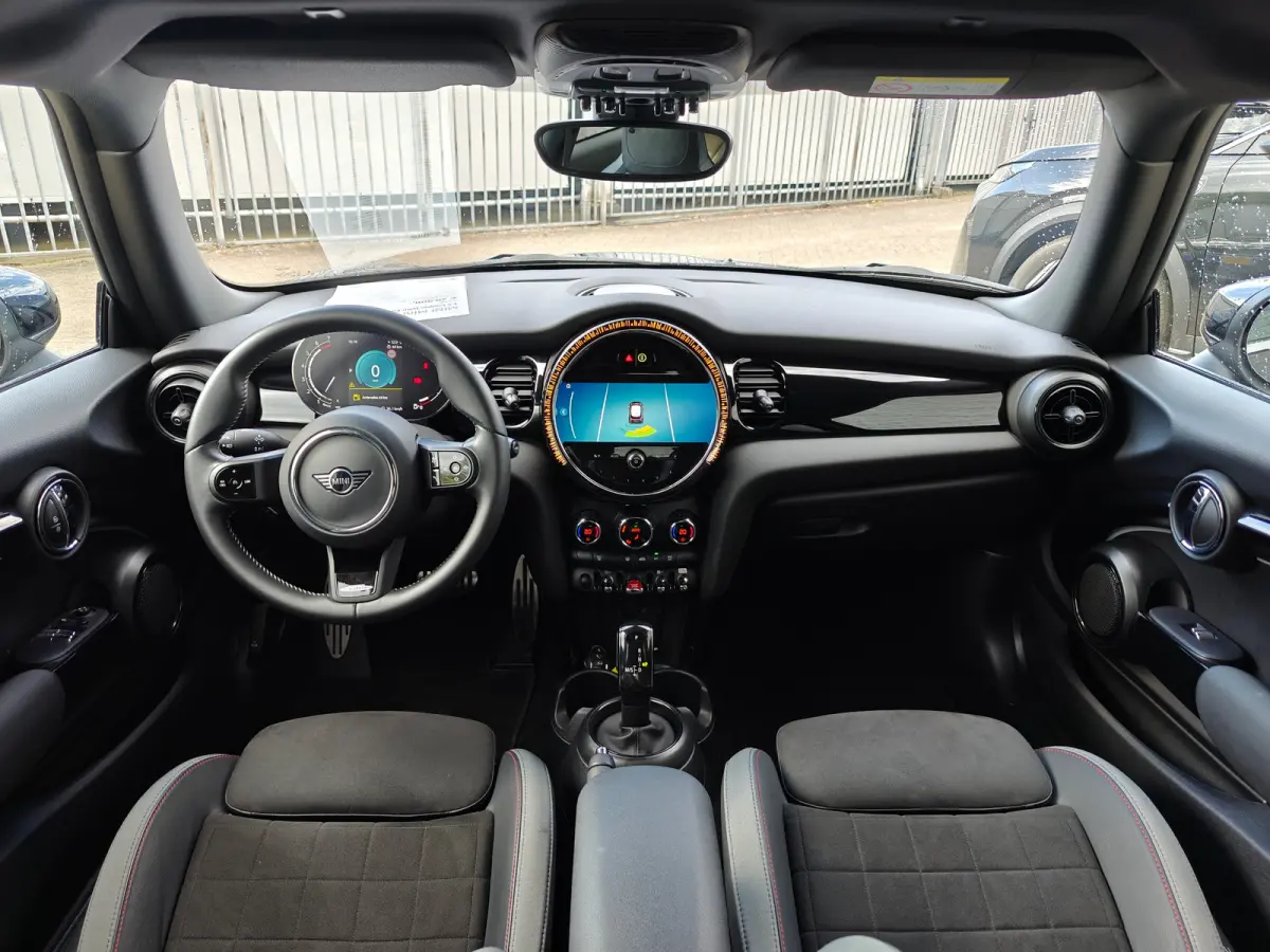 1.5 John Cooper Works | Apple Carplay / Android Auto | Navigatie | Climate Control