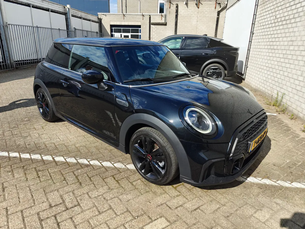 1.5 John Cooper Works | Apple Carplay / Android Auto | Navigatie | Climate Control