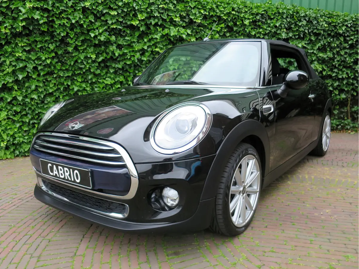1.5 Chili F57 met Keyless, LED, Navi, BT en 17"