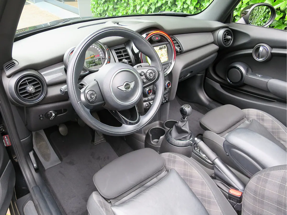 1.5 Chili F57 met Keyless, LED, Navi, BT en 17"