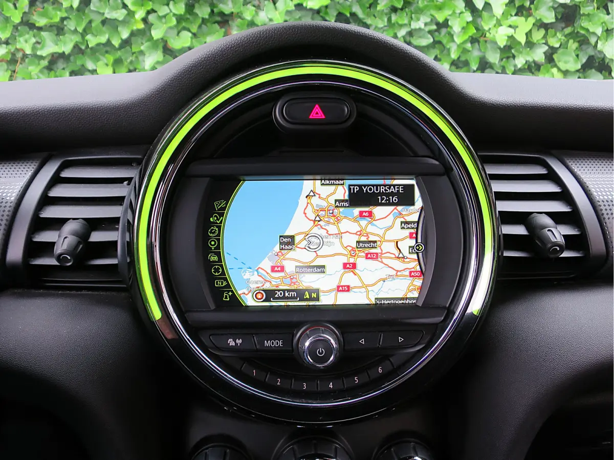 1.5 Chili F57 met Keyless, LED, Navi, BT en 17"