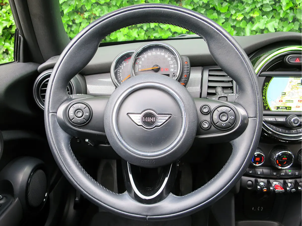 1.5 Chili F57 met Keyless, LED, Navi, BT en 17"