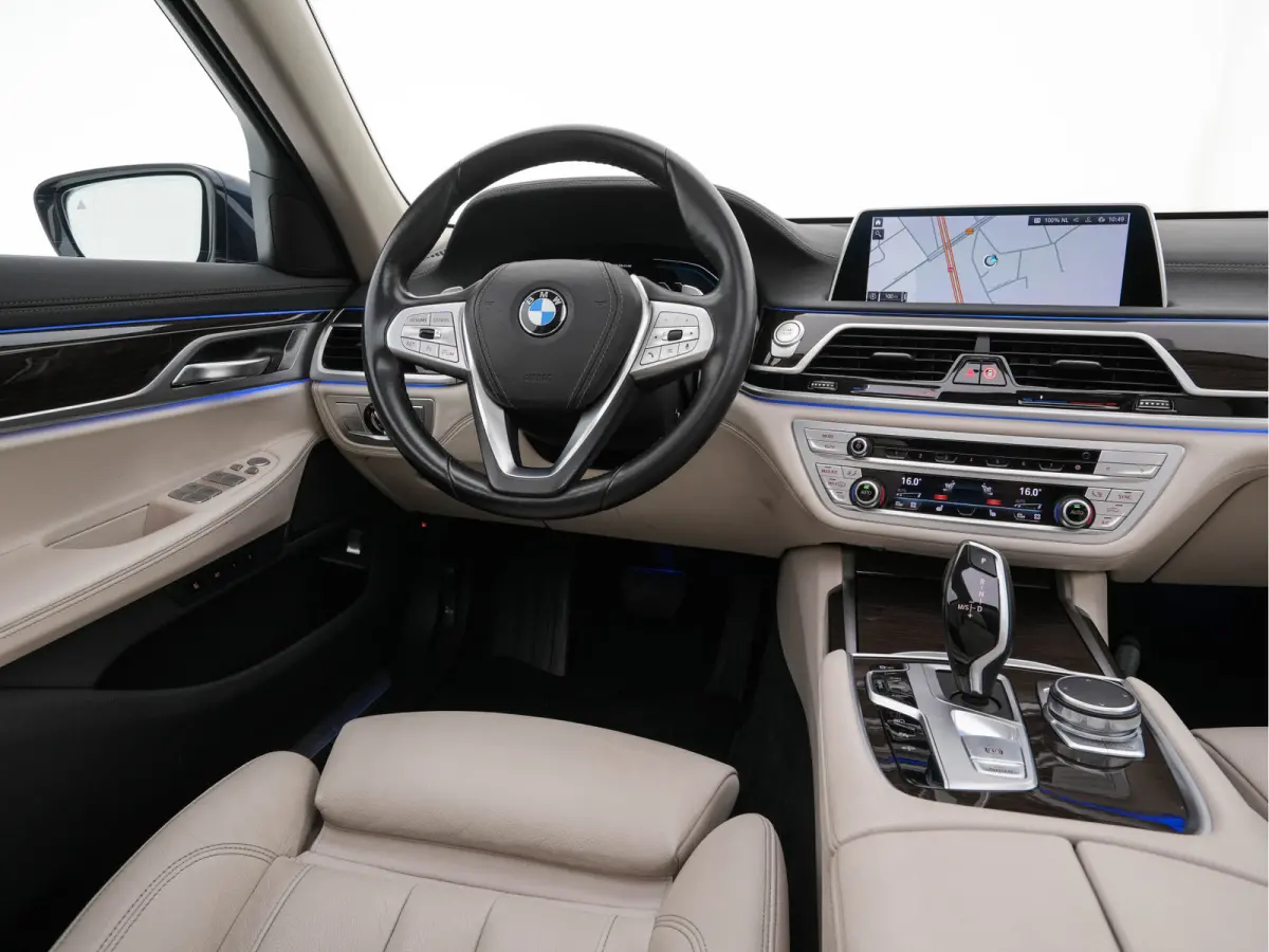 745Le (Plug-in) (INCL-BTW) *PANO | LEATHER | FULL-LED | HEAD-UP | BLINDSPOT | MEMORY-PACK | DIGI-COCKPIT | KEYLESS | DAB+ | CAMERA | HEATED-COMFORTSEATS | AMBIENTLIGHT | CARPLAY | SHIFTPADDL