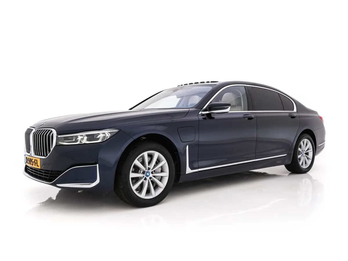 745Le (Plug-in) (INCL-BTW) *PANO | LEATHER | FULL-LED | HEAD-UP | BLINDSPOT | MEMORY-PACK | DIGI-COCKPIT | KEYLESS | DAB+ | CAMERA | HEATED-COMFORTSEATS | AMBIENTLIGHT | CARPLAY | SHIFTPADDL