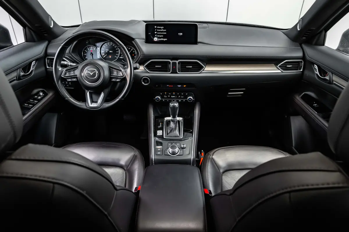 2.5 4WD SkyActiv-G 194 Signature 194Pk AUTO | Head-up Display | Trekhaak | Rondomzicht camera | Navigatie | Stoel/stuurverwarming | 19"LMV