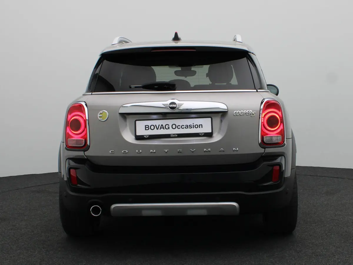 Cooper ALL4 Chili + Comfort Access + Achteruitrijcamera + Panoramadak + LED + Driving Assistant + Harman Kardon + Head Up Display + 19''