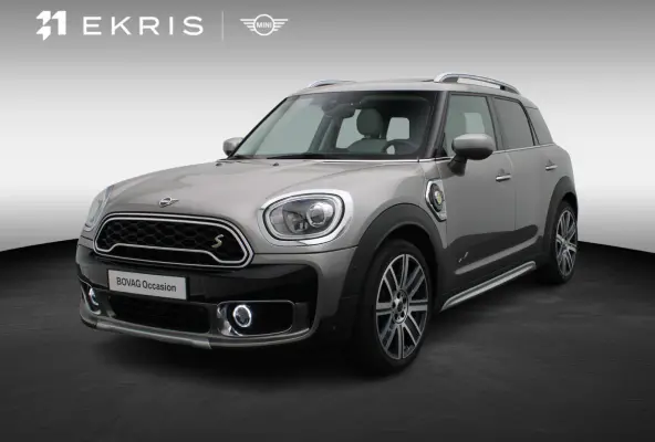 Cooper ALL4 Chili + Comfort Access + Achteruitrijcamera + Panoramadak + LED + Driving Assistant + Harman Kardon + Head Up Display + 19''