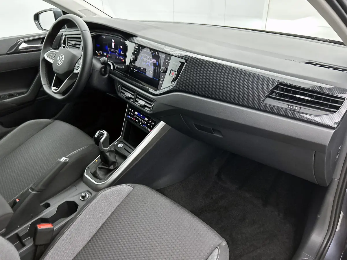 1.0 TSI Life Edition 95pk | Navigatie | Draadloze Apple carplay | Adaptieve Cruise Control | Travel assist | Parkeersensoren voor en achter | Achteruitrij camera | Stoelverwarming voor | Cli