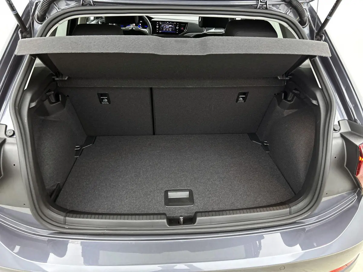 1.0 TSI Life Edition 95pk | Navigatie | Draadloze Apple carplay | Adaptieve Cruise Control | Travel assist | Parkeersensoren voor en achter | Achteruitrij camera | Stoelverwarming voor | Cli