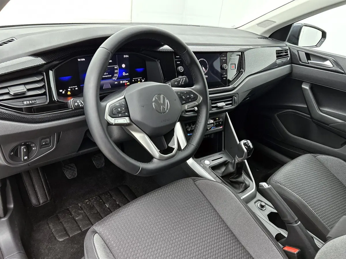1.0 TSI Life Edition 95pk | Navigatie | Draadloze Apple carplay | Adaptieve Cruise Control | Travel assist | Parkeersensoren voor en achter | Achteruitrij camera | Stoelverwarming voor | Cli