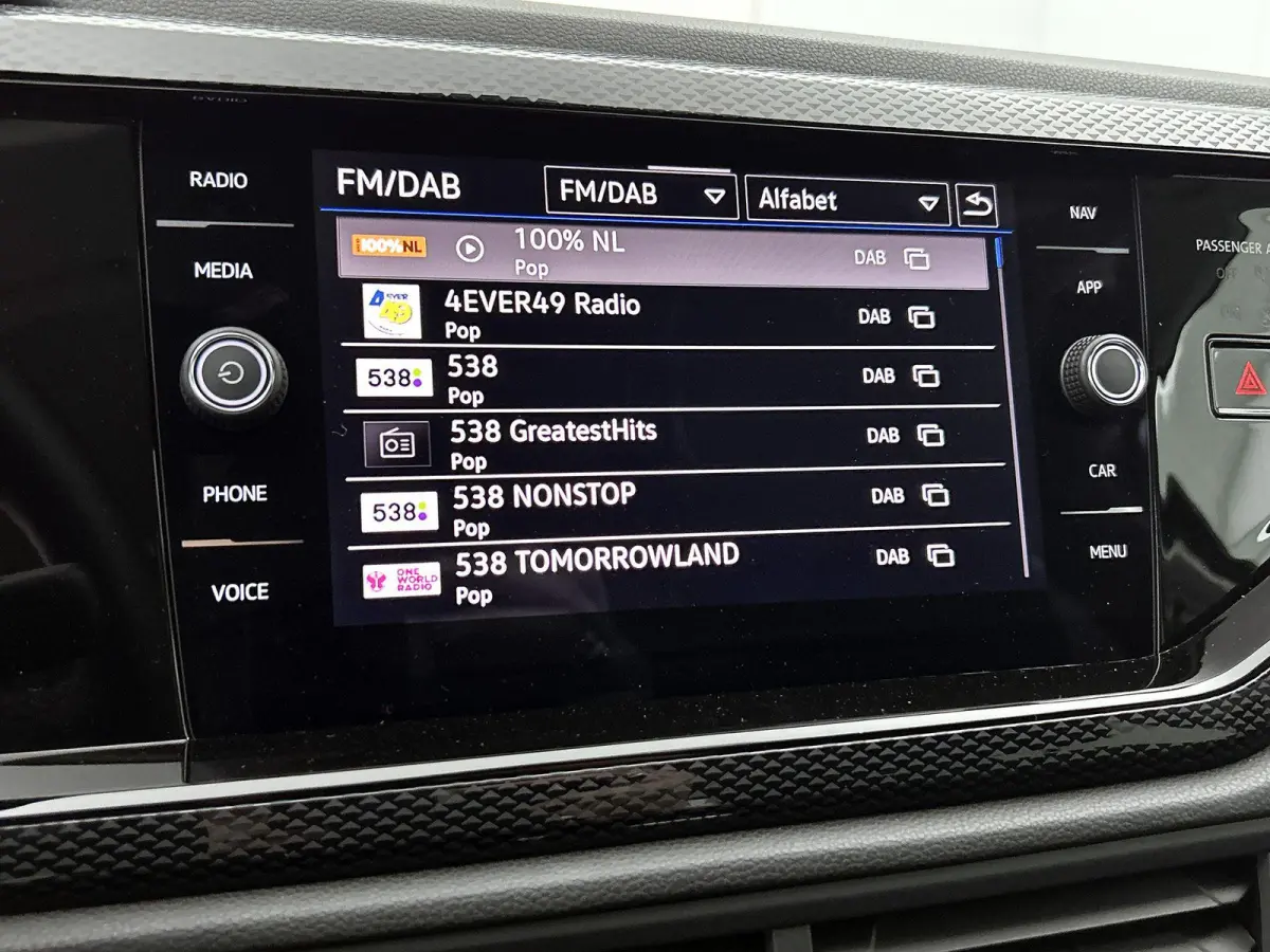 1.0 TSI Life Edition 95pk | Navigatie | Draadloze Apple carplay | Adaptieve Cruise Control | Travel assist | Parkeersensoren voor en achter | Achteruitrij camera | Stoelverwarming voor | Cli