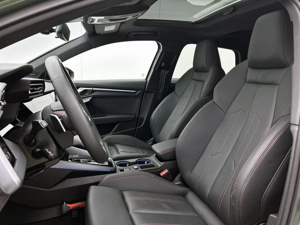 45 TFSI e S edition Competition 272 PK | S-line | Automaat | Panoramadak | Camera | Adaptive Cruise Control | SONOS Premium | Head-up display | Lichtmetalen velgen | Leder met Audi Sport Sti