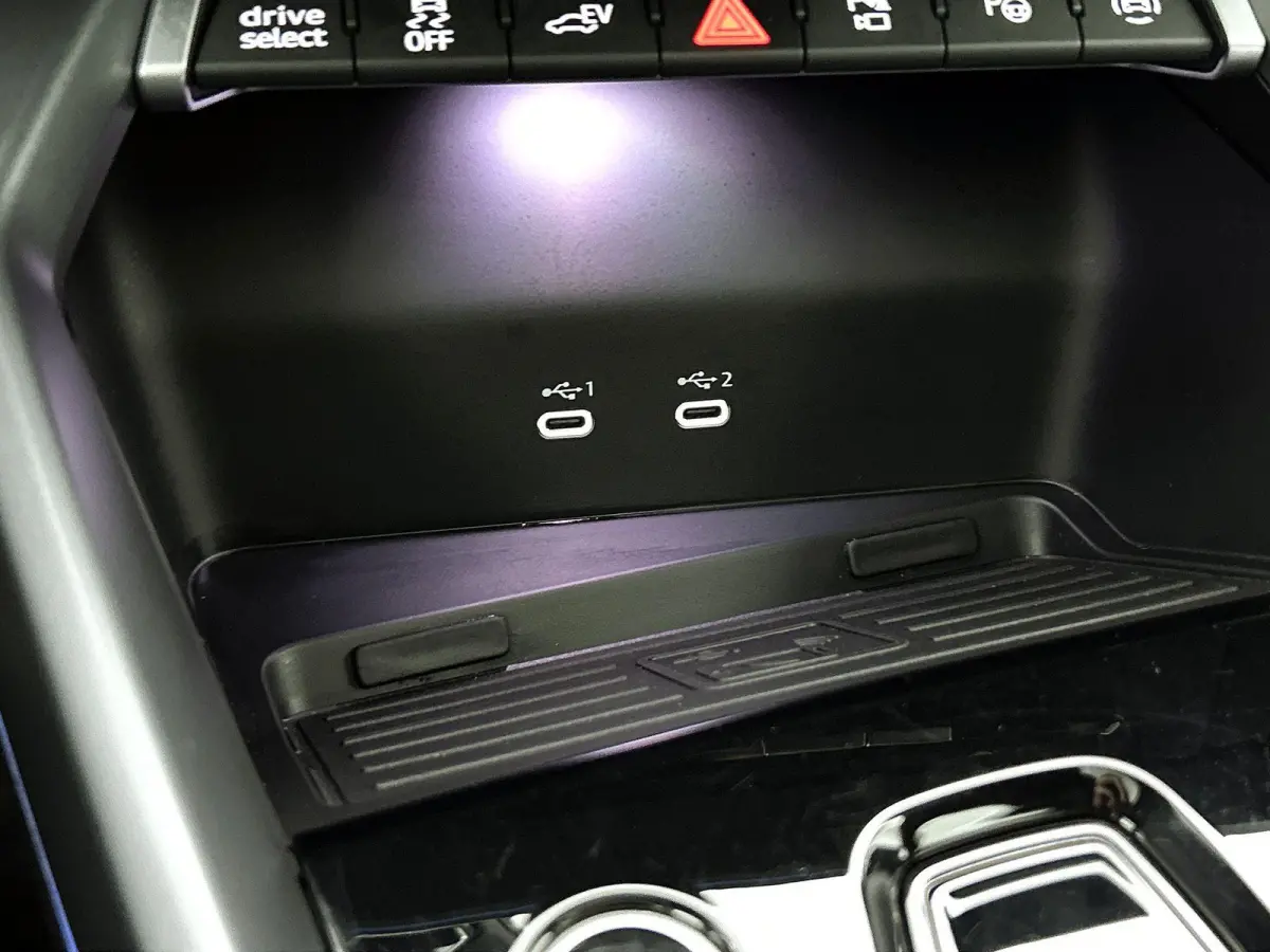 45 TFSI e S edition Competition 272 PK | S-line | Automaat | Panoramadak | Camera | Adaptive Cruise Control | SONOS Premium | Head-up display | Lichtmetalen velgen | Leder met Audi Sport Sti