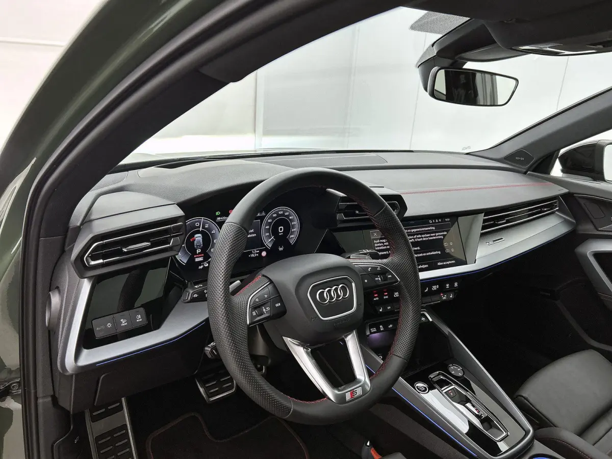 45 TFSI e S edition Competition 272 PK | S-line | Automaat | Panoramadak | Camera | Adaptive Cruise Control | SONOS Premium | Head-up display | Lichtmetalen velgen | Leder met Audi Sport Sti