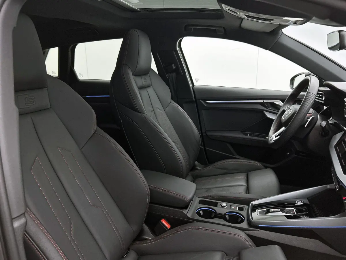 45 TFSI e S edition Competition 272 PK | S-line | Automaat | Panoramadak | Camera | Adaptive Cruise Control | SONOS Premium | Head-up display | Lichtmetalen velgen | Leder met Audi Sport Sti