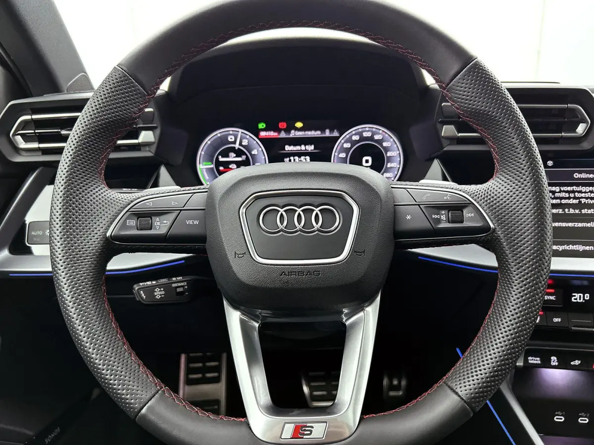 45 TFSI e S edition Competition 272 PK | S-line | Automaat | Panoramadak | Camera | Adaptive Cruise Control | SONOS Premium | Head-up display | Lichtmetalen velgen | Leder met Audi Sport Sti