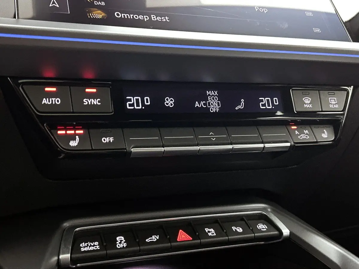 45 TFSI e S edition Competition 272 PK | S-line | Automaat | Panoramadak | Camera | Adaptive Cruise Control | SONOS Premium | Head-up display | Lichtmetalen velgen | Leder met Audi Sport Sti