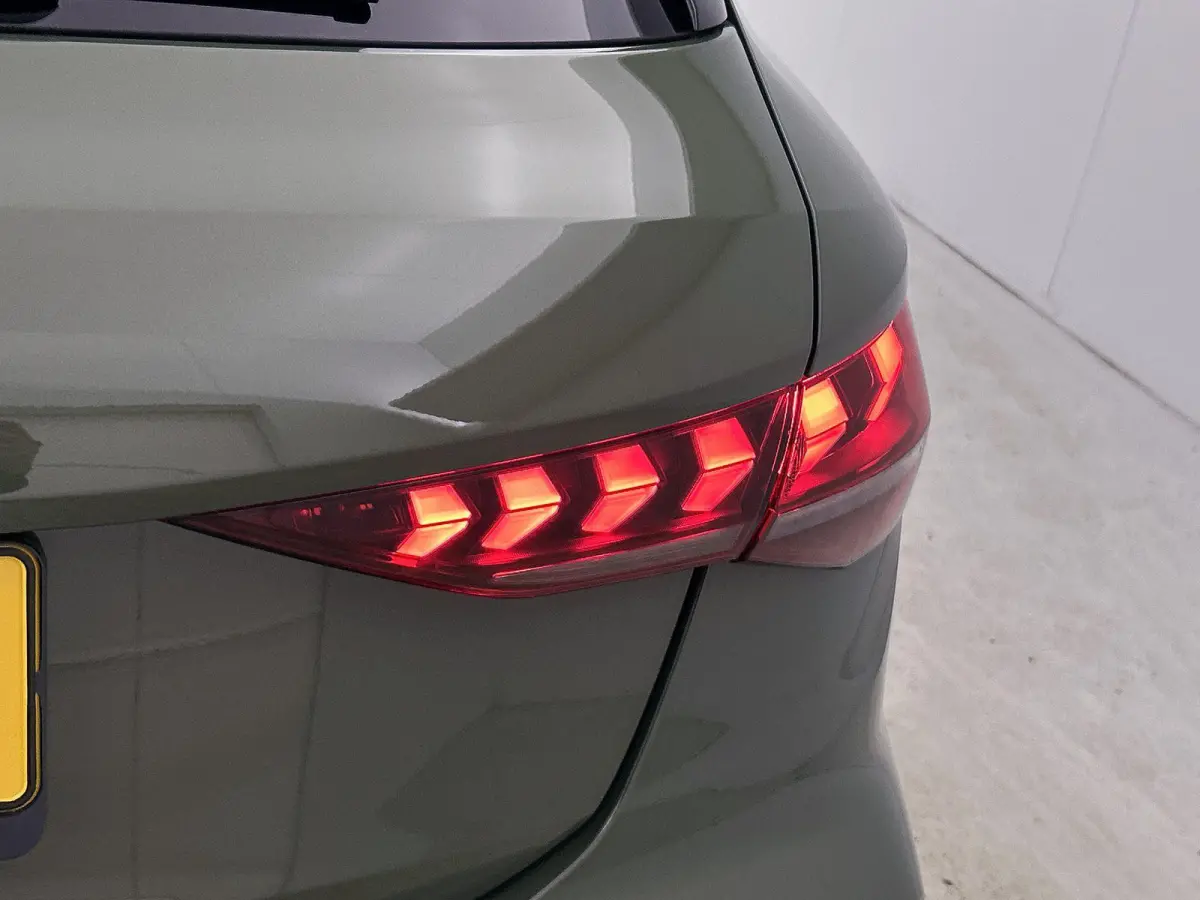 45 TFSI e S edition Competition 272 PK | S-line | Automaat | Panoramadak | Camera | Adaptive Cruise Control | SONOS Premium | Head-up display | Lichtmetalen velgen | Leder met Audi Sport Sti
