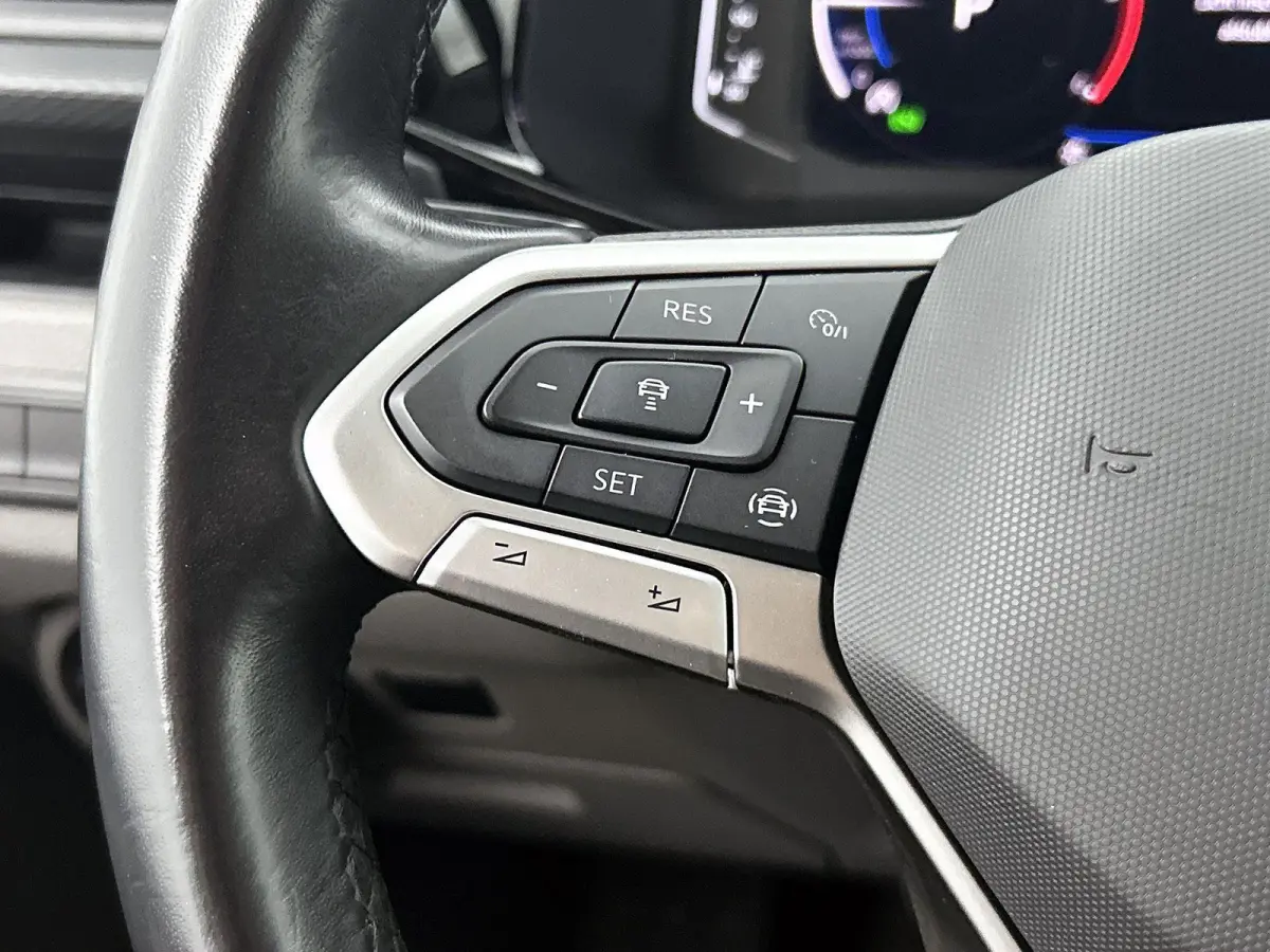 2.0 TDI L1H1 150 PK Automaat | Radio | Camera | Bijrijdersbank | Navigatie | Adaptive cruise control | Parkeerhulp vóór en achter | Digital cockpit | App-connect |