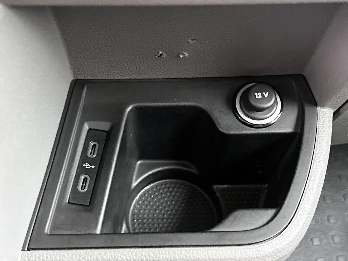 2.0 TDI L1H1 150 PK Automaat | Radio | Camera | Bijrijdersbank | Navigatie | Adaptive cruise control | Parkeerhulp vóór en achter | Digital cockpit | App-connect |