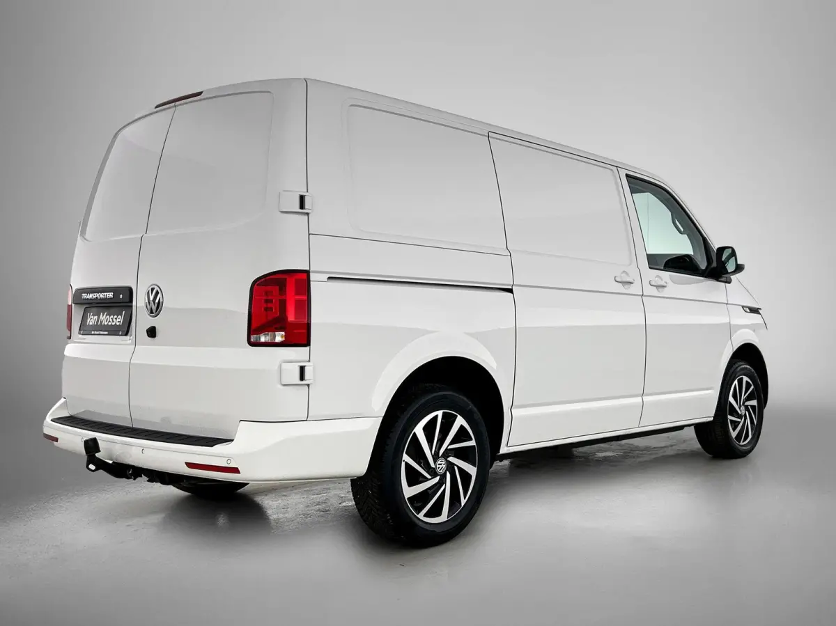 2.0 TDI L1H1 150 PK Automaat | Radio | Camera | Bijrijdersbank | Navigatie | Adaptive cruise control | Parkeerhulp vóór en achter | Digital cockpit | App-connect |