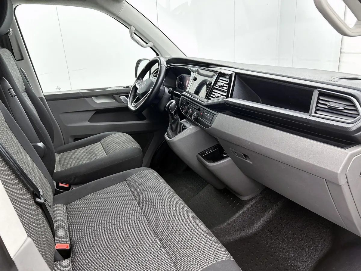 2.0 TDI L1H1 150 PK Automaat | Radio | Camera | Bijrijdersbank | Navigatie | Adaptive cruise control | Parkeerhulp vóór en achter | Digital cockpit | App-connect |