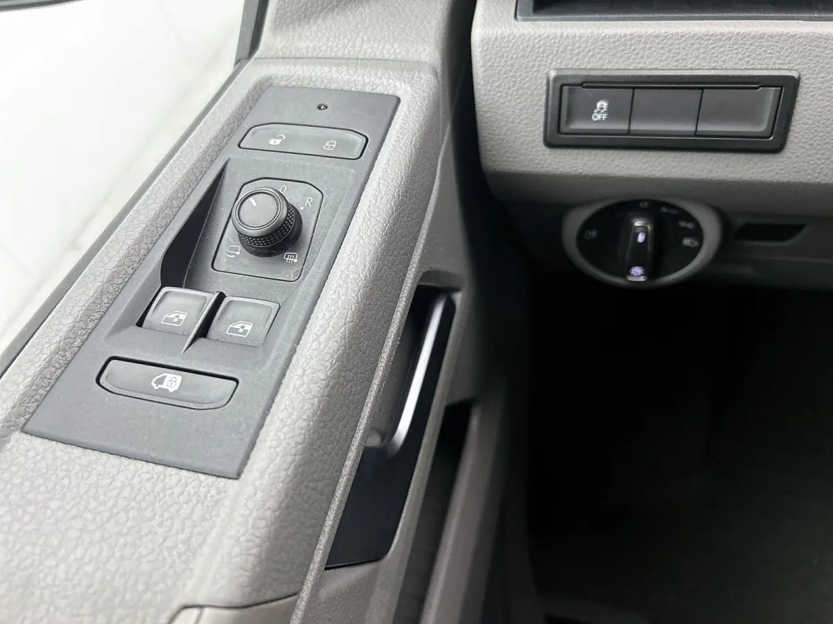2.0 TDI L1H1 150 PK Automaat | Radio | Camera | Bijrijdersbank | Navigatie | Adaptive cruise control | Parkeerhulp vóór en achter | Digital cockpit | App-connect |