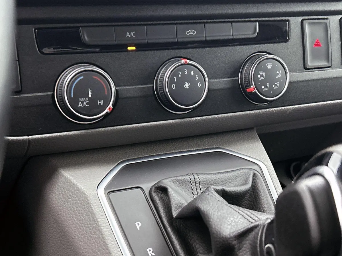 2.0 TDI L1H1 150 PK Automaat | Radio | Camera | Bijrijdersbank | Navigatie | Adaptive cruise control | Parkeerhulp vóór en achter | Digital cockpit | App-connect |