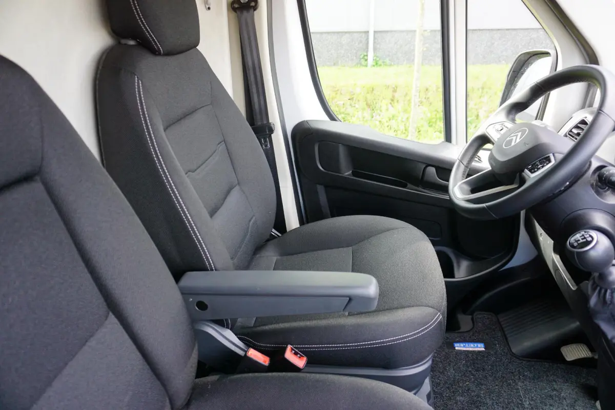 2.2 BlueHDi 140 S&S L3H2 3.5t in Topstaat |Betimmering |Standkachel |Groot scherm |Camera |Cruise |Navi |2e airbag |Stoelverwarming |3500 KG |Keyless entry en start