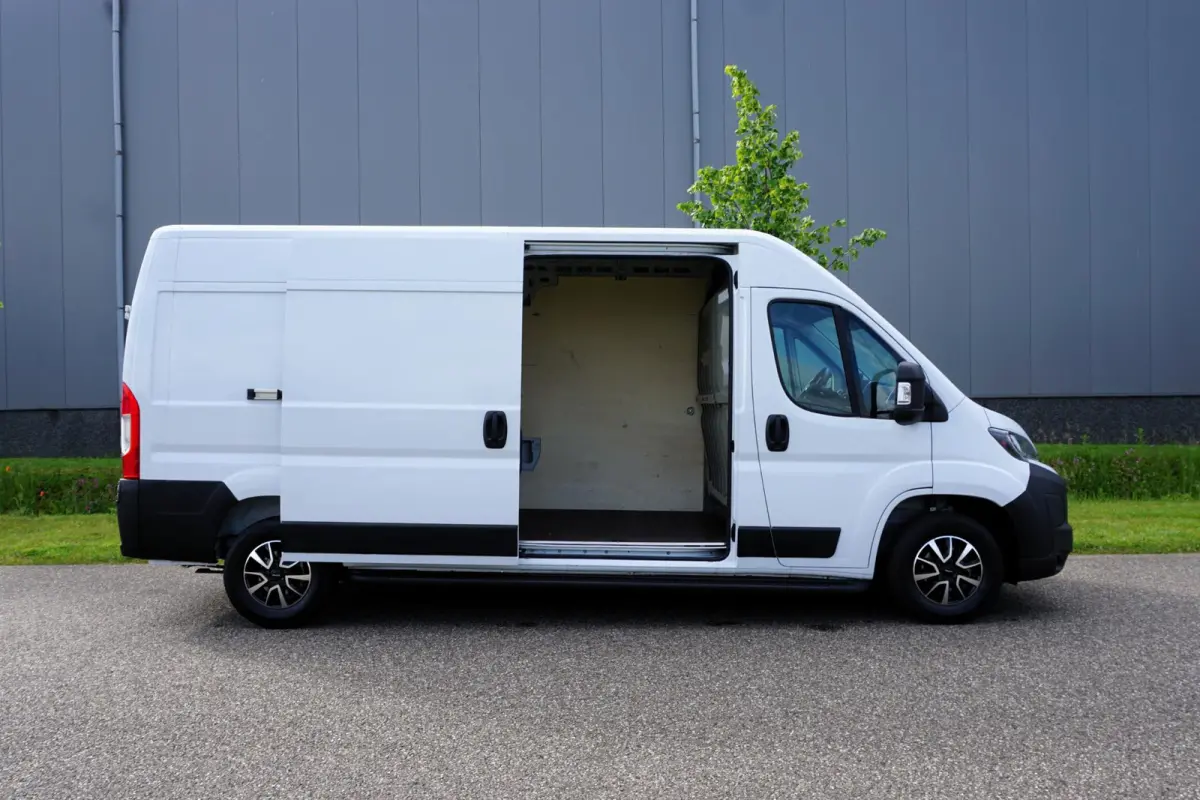 2.2 BlueHDi 140 S&S L3H2 3.5t in Topstaat |Betimmering |Standkachel |Groot scherm |Camera |Cruise |Navi |2e airbag |Stoelverwarming |3500 KG |Keyless entry en start