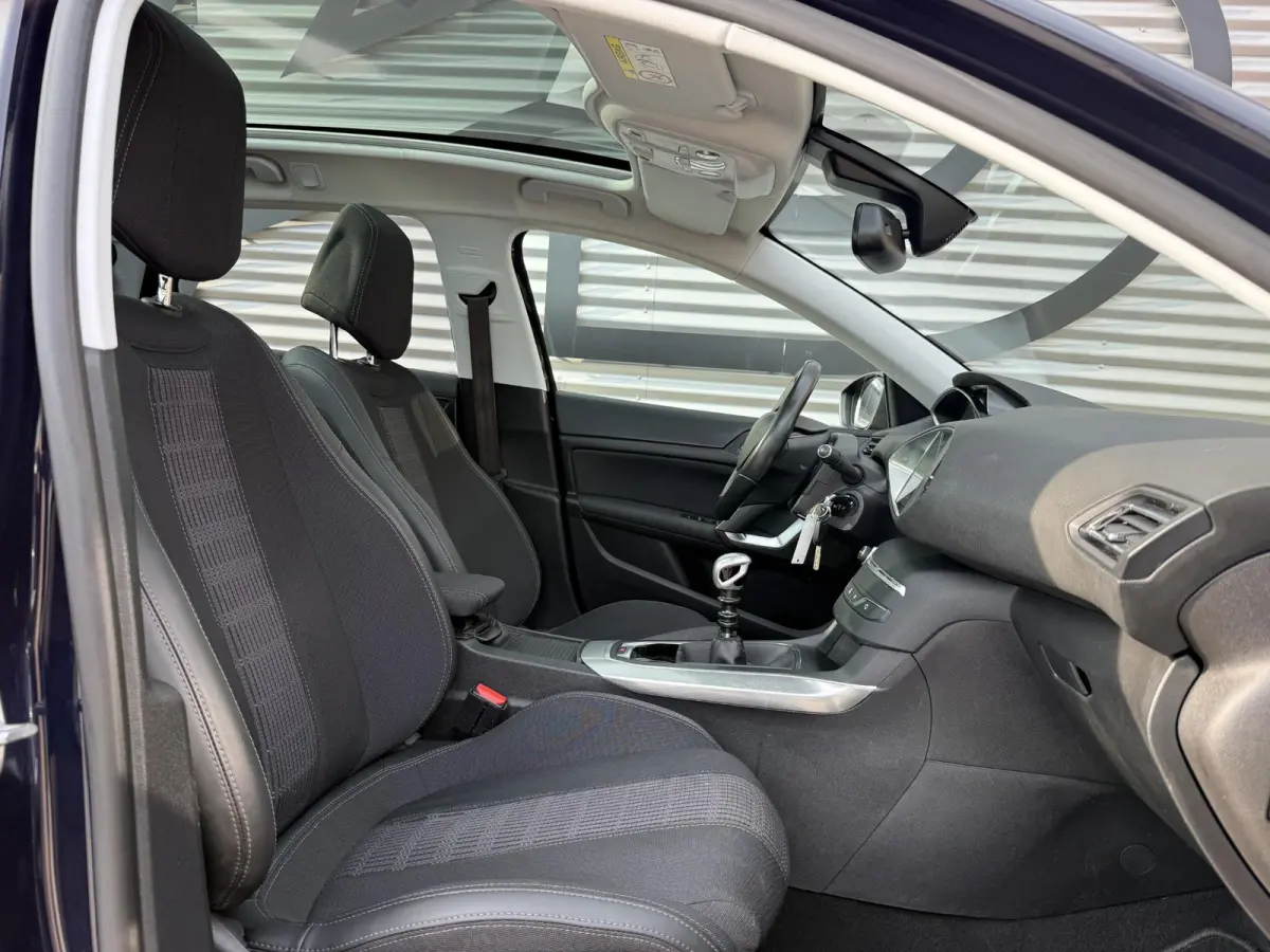 1.2 PureTech Allure 2e Eigenaar|Navi|Clima|Pano|Cruise|Carplay|PDC V+A|D-riem vv in 2024|N.A.P|APK tot 02-2027