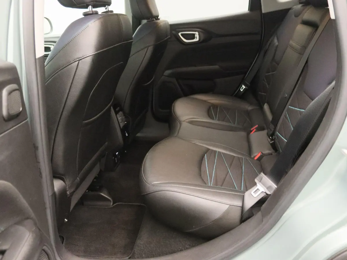 4xe 240 Plug-in Hybrid Upland | 360° Camera | Stoelverwarming | Climate control | Navigatie