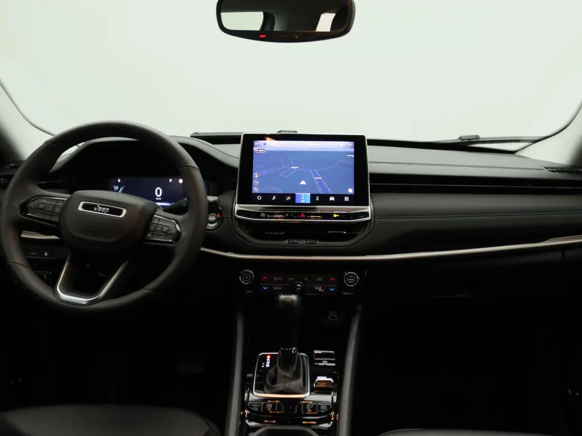 4xe 240 Plug-in Hybrid Upland | 360° Camera | Stoelverwarming | Climate control | Navigatie