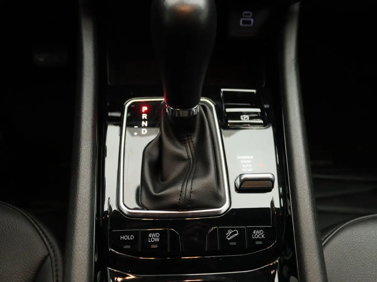 4xe 240 Plug-in Hybrid Upland | 360° Camera | Stoelverwarming | Climate control | Navigatie