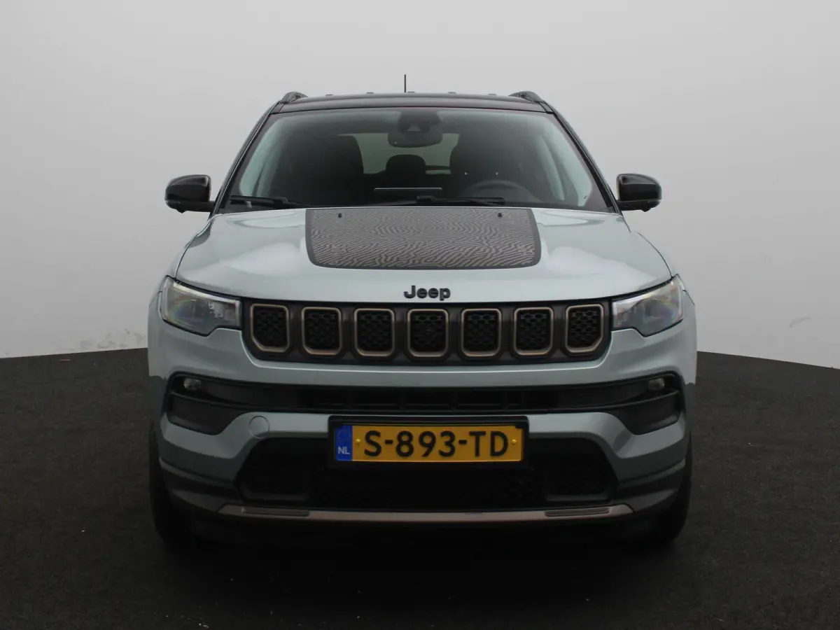 4xe 240 Plug-in Hybrid Upland | 360° Camera | Stoelverwarming | Climate control | Navigatie