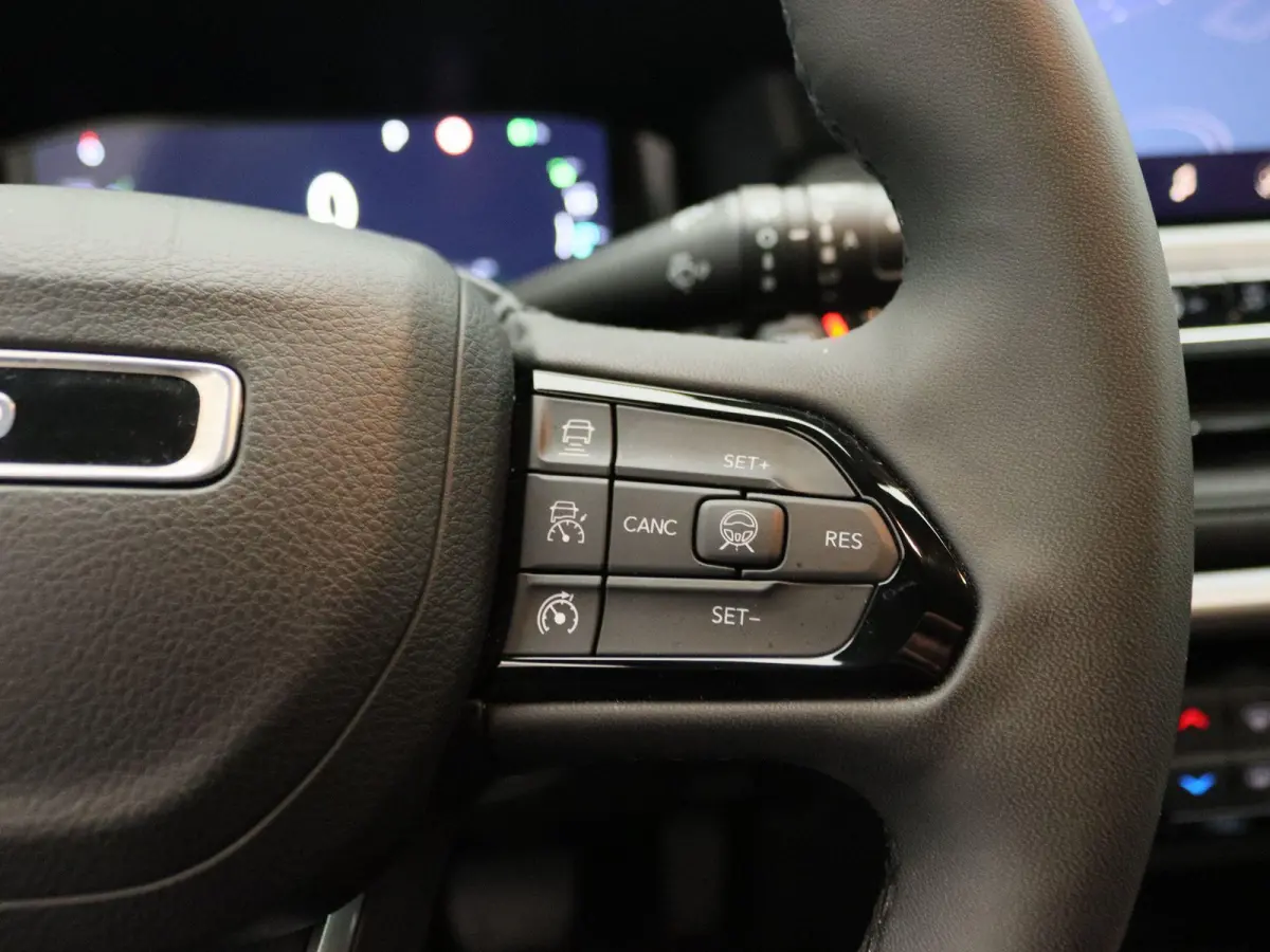 4xe 240 Plug-in Hybrid Upland | 360° Camera | Stoelverwarming | Climate control | Navigatie