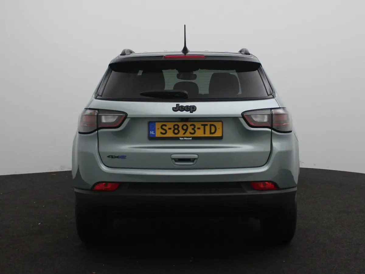 4xe 240 Plug-in Hybrid Upland | 360° Camera | Stoelverwarming | Climate control | Navigatie